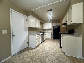 836 Agate Rd in Roswell, NM - Foto de edificio - Building Photo