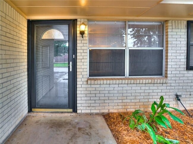 2215 Beverly Hills St in Norman, OK - Building Photo - Building Photo