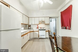935 E Passyunk Ave in Philadelphia, PA - Building Photo - Building Photo