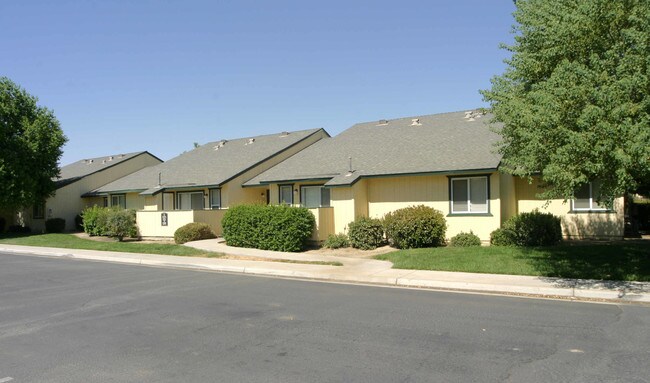Ridgeview Apartments in Coalinga, CA - Foto de edificio - Building Photo