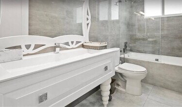 4243 Bougainvilla Dr in Lauderdale-by-the-Sea, FL - Building Photo - Building Photo