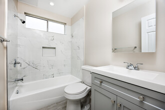 Gardena Court in Gardena, CA - Building Photo - Building Photo