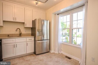 12104 Pikeview Terrace in Germantown, MD - Building Photo - Building Photo