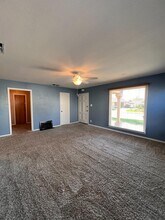 3402 E Weldon Ave in Fresno, CA - Building Photo - Building Photo