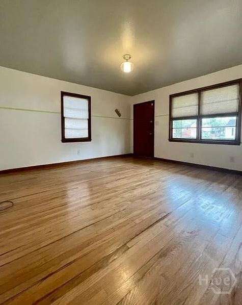 property at 1401 E 33rd St