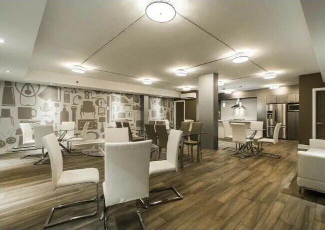 355 Brunswick Boul in Pointe-claire, QC - Building Photo - Building Photo