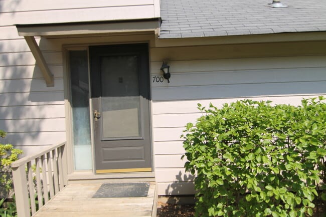 700 Colby Ct in Gurnee, IL - Building Photo - Building Photo