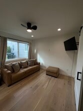 5123 11th Ave, Unit 5121 in Sacramento, CA - Foto de edificio - Building Photo