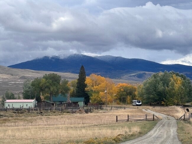 639 A County Rd in Saratoga, WY - Building Photo - Building Photo