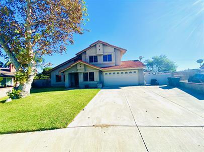 1504 W Mesa Dr in Rialto, CA - Foto de edificio - Building Photo