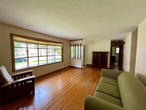 1026 Southern Pines Dr in Endicott, NY - Foto de edificio - Building Photo