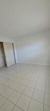 1450 NE 191st St in Miami, FL - Building Photo - Building Photo