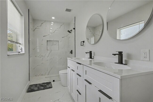 138 Brooks Rd in North Fort Myers, FL - Building Photo - Building Photo