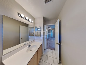 7227 E Navarro Ave in Mesa, AZ - Building Photo - Building Photo