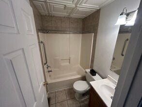 608 S 2nd Ave, Unit 2 in Sioux Falls, SD - Building Photo - Building Photo
