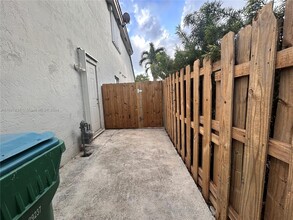 15960 SW 76th St in Miami, FL - Building Photo - Building Photo