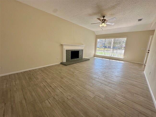 18074 Glenledi Dr in Houston, TX - Building Photo - Building Photo