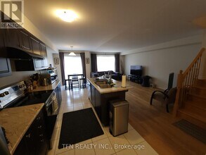 64 Tilbury St in Breslau, ON - Building Photo - Building Photo