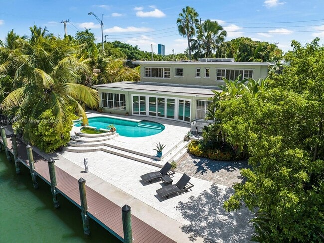 property at 3180 N Bay Rd