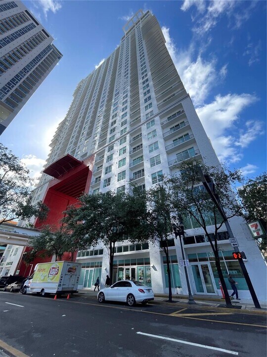133 NE 2nd Ave, Unit # 3502 in Miami, FL - Building Photo