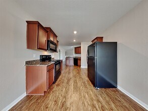 2402 Regatta Ln in Texas City, TX - Building Photo - Building Photo