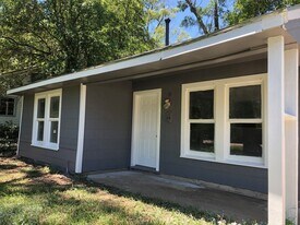 4555 Laredo Ave in Beaumont, TX - Building Photo