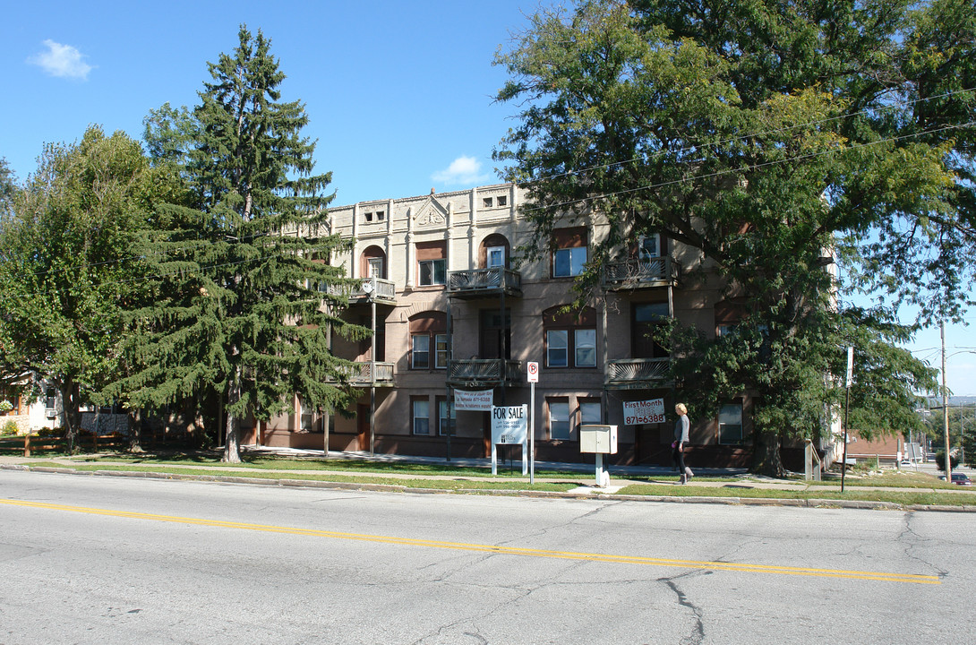 Centaur Apartments in Omaha, NE - Building Photo