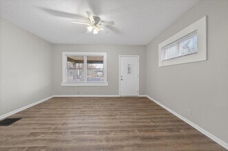 3403 Broadway St in Indianapolis, IN - Building Photo - Building Photo