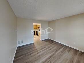 522 Hunnicut Dr in Reynoldsburg, OH - Building Photo - Building Photo