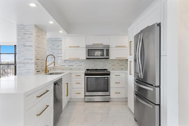 property at 600 Parkview Dr