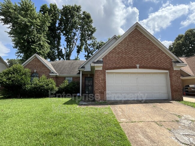 7901 Deer Trail Ln
