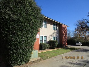 410 Bryan St-Unit -11 in Denton, TX - Building Photo - Building Photo