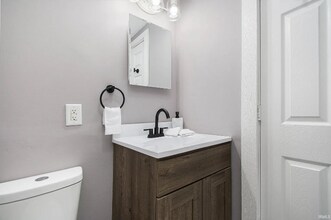 1911 Clyde St in South Bend, IN - Building Photo - Building Photo