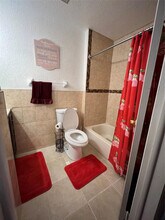 16 Spinning Wheel Ln in Tamarac, FL - Building Photo - Building Photo