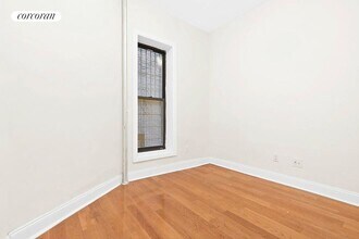 526 W 123rd St in New York, NY - Building Photo - Building Photo