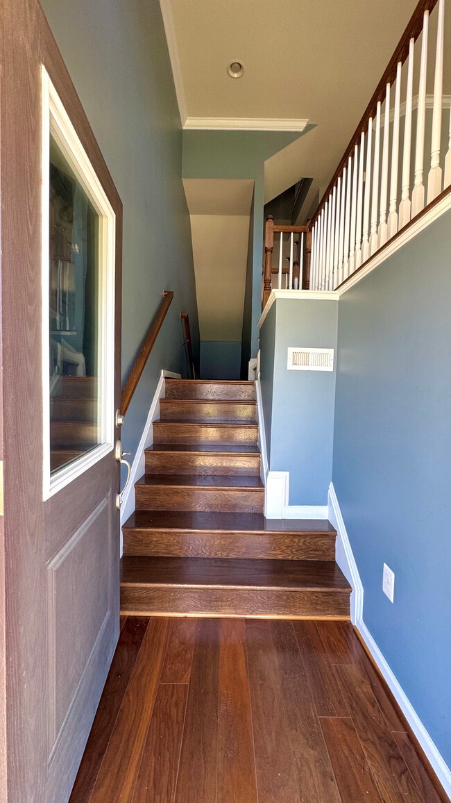 25351 Wakestone Park Ter in Chantilly, VA - Foto de edificio - Building Photo