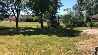 6948 Michelle Pl in Englewood, OH - Building Photo - Building Photo