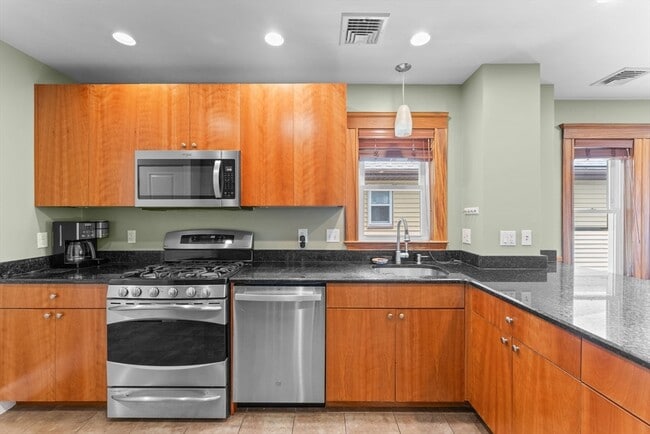 1579 Centre St in Boston, MA - Building Photo - Building Photo