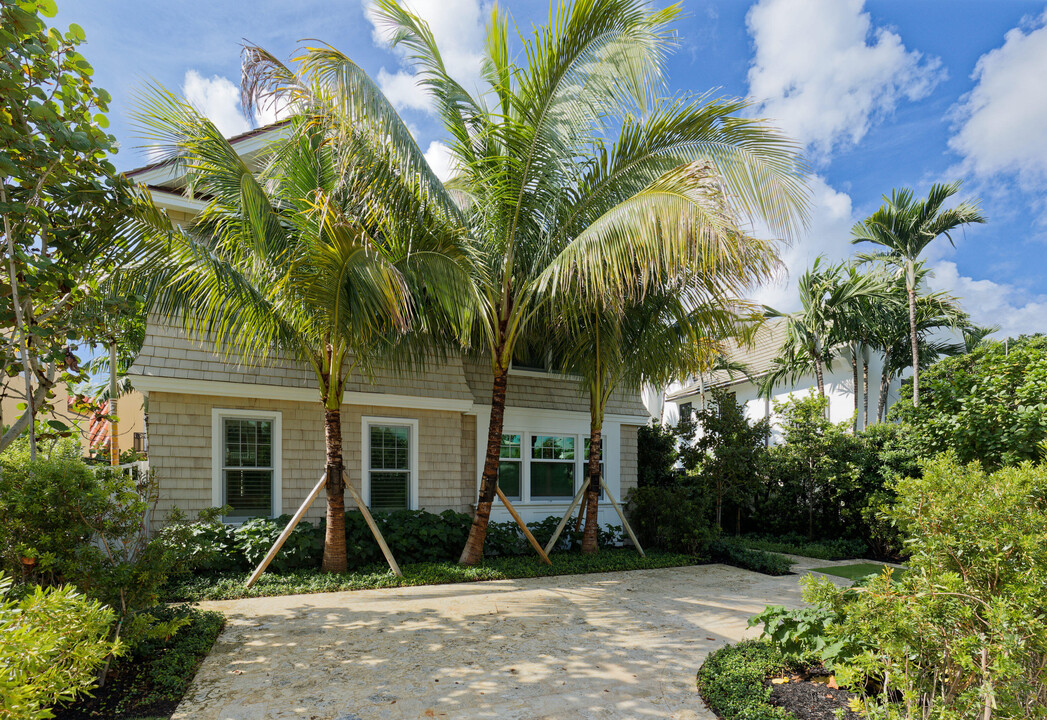 164 Seaspray Ave in Palm Beach, FL - Building Photo