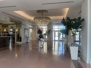 3739 Collins Ave in Miami Beach, FL - Building Photo - Building Photo