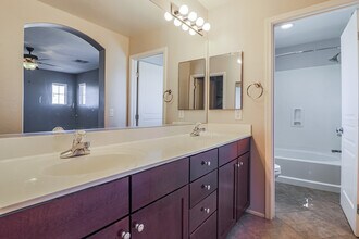 15304 W Wethersfield Rd in Surprise, AZ - Building Photo - Building Photo
