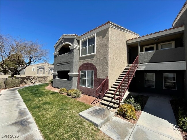 5055 W Hacienda Ave in Las Vegas, NV - Building Photo - Building Photo
