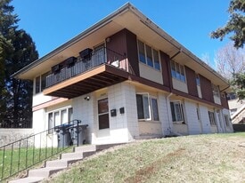 1702 E 2nd St in Duluth, MN - Building Photo