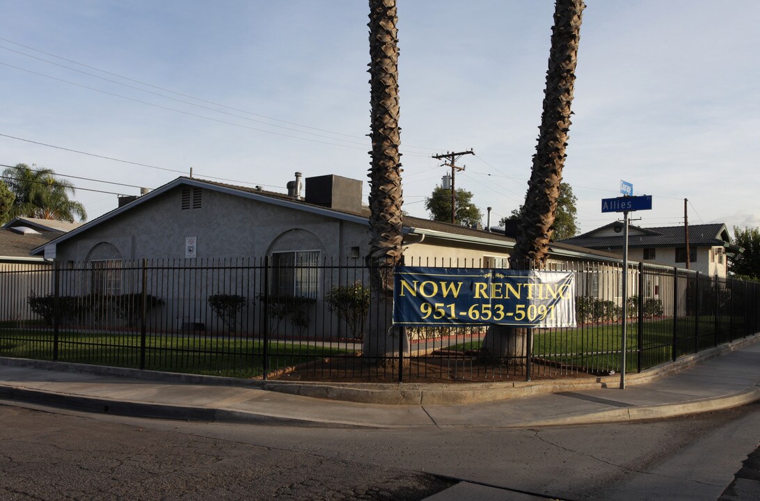 22791-22801 Allies Pl in Moreno Valley, CA - Building Photo
