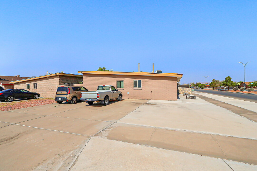 3013 Beachcomber Dr in El Paso, TX - Building Photo
