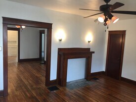 258 E 29th St in Erie, PA - Building Photo