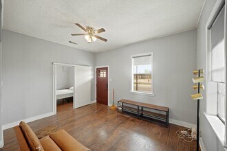 2716 Commerce St in Houston, TX - Building Photo - Building Photo