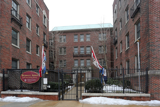 Bernice Arms Apartments - 62 years old + in Philadelphia, PA - Foto de edificio - Building Photo