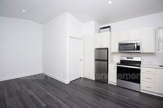 11708 Albers St in North Hollywood, CA - Building Photo - Building Photo