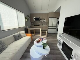 7704 Independence Ave in Los Angeles, CA - Building Photo